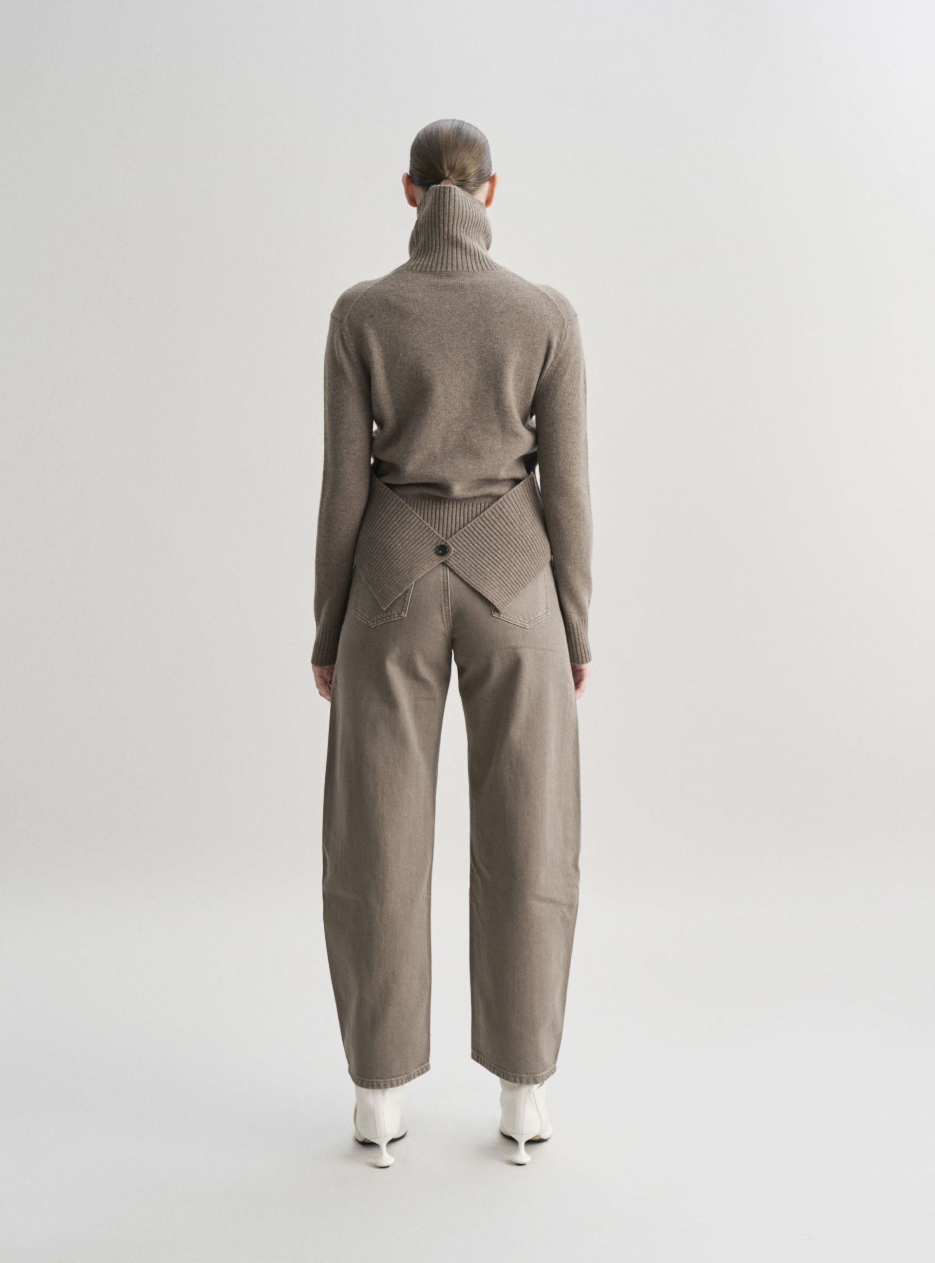 NAELA wool jumper with back detail
